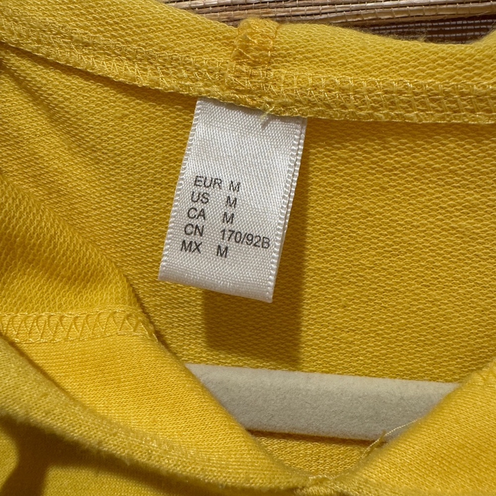 Yellow Pullover Light Material - image 2